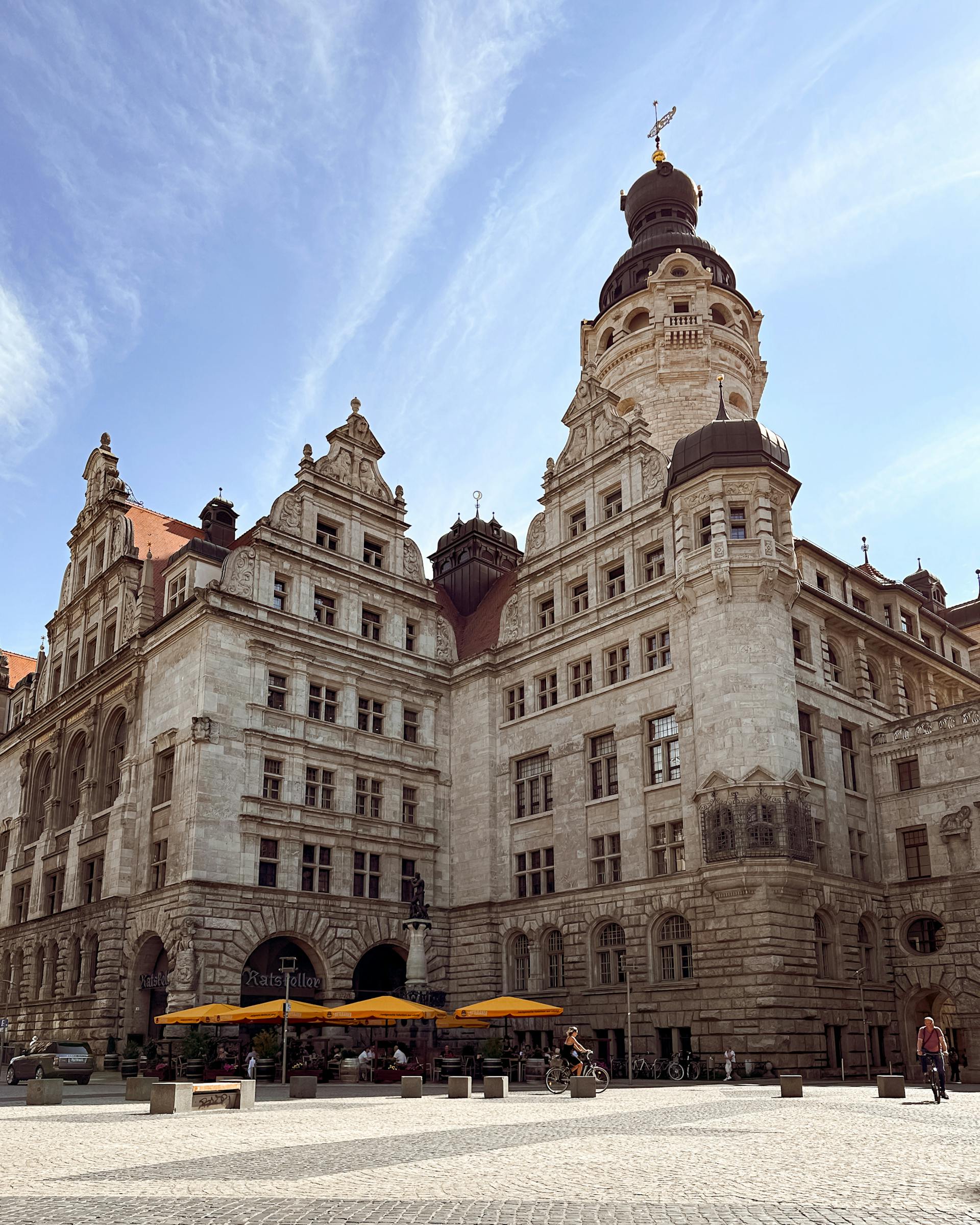 Neues Rathaus in Leipzig, Sinnbild für kommunale Verwaltung